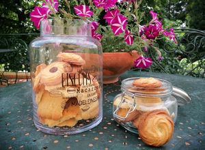 Foto principal de Galletas de mantequilla con manga pastelera