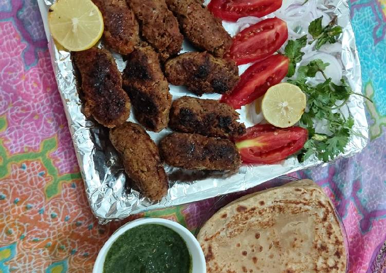 Recipe of Super Quick Mutton seekh kababs / smoking flavor/ mouth watering tasteful di