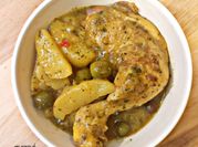 Une photo de poulet aux olives