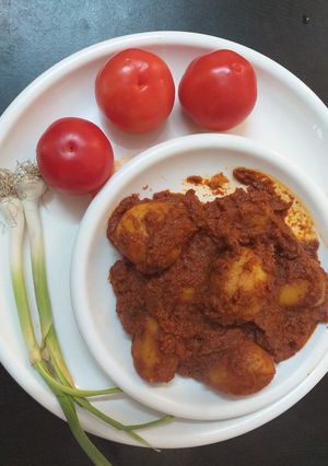 काठियावाड़ी लहसुनिया आलू (kathiyawadi lehsunia aloo recipe in Hindi) रेसिपी मुख्य फोटो
