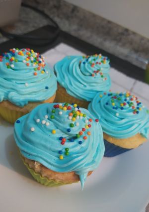 Una foto de Cupcakes rellenos con manjar y Nutella🧁
