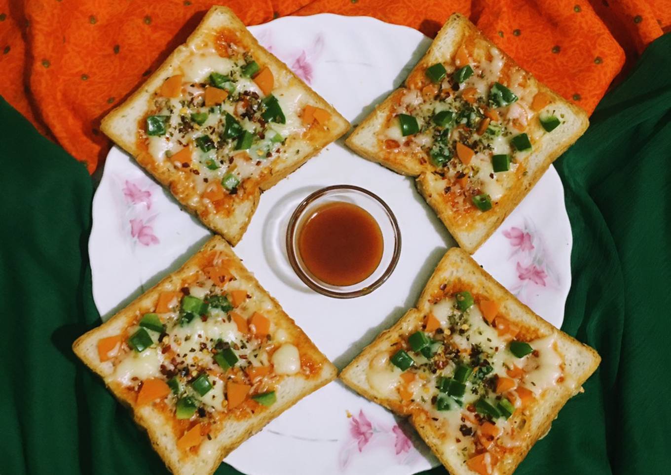 Tri Colour Bread Pizza