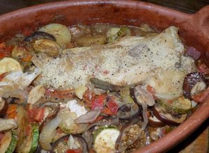 Una foto de Pez ángel a la cerveza con mix de verduras para el Viernes Santo