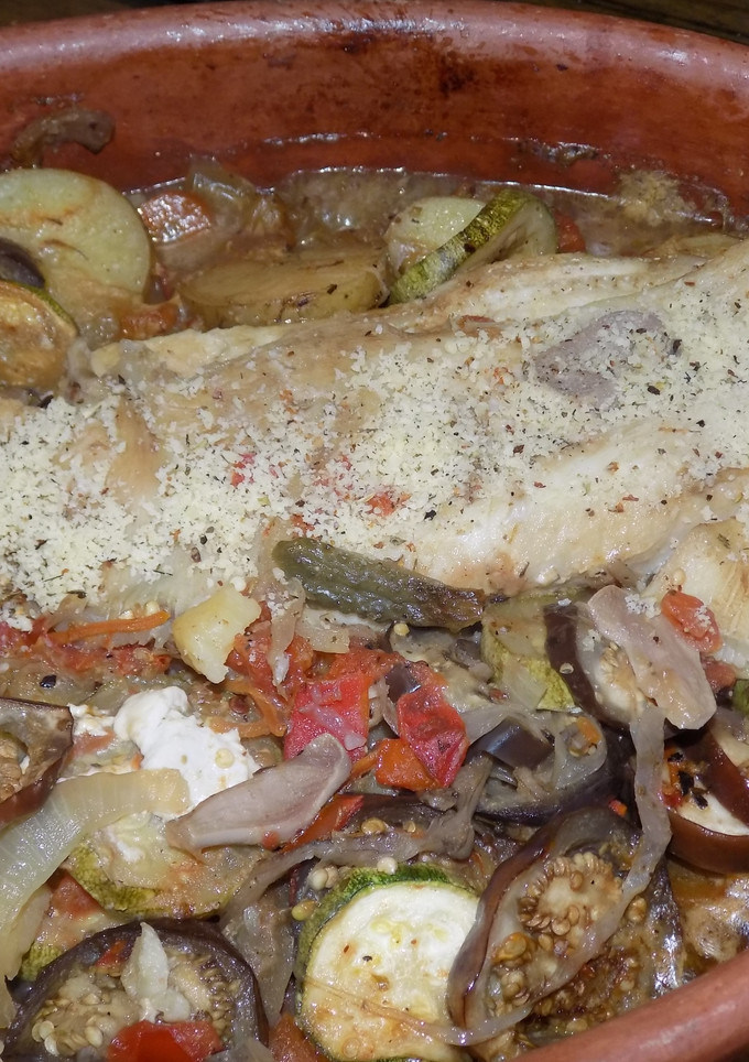 Una foto de Pez ángel a la cerveza con mix de verduras para el Viernes Santo