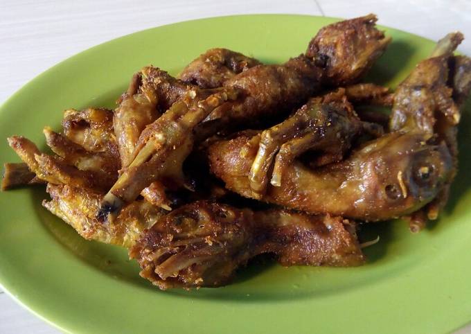 Ceker Dan Kepala Ayam Goreng Presto