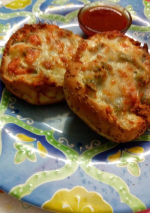 A picture of Bun pizza.