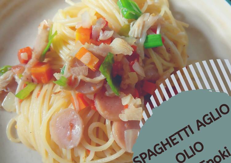 Spaghetti aglio olio sosis enoki