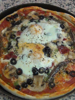 Una foto de Masa de pizza básica 🍕 + pizza flamenca 💃🏻👌 2 versiones 2 tamaños ⭐