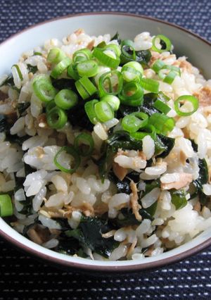 A picture of Tuna & Wakame Mazegohan.