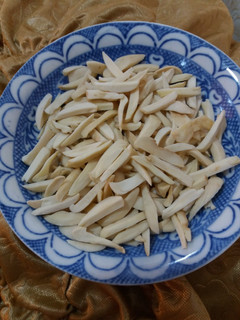 عکسی از دستور خلال و پرک بادام درختی
