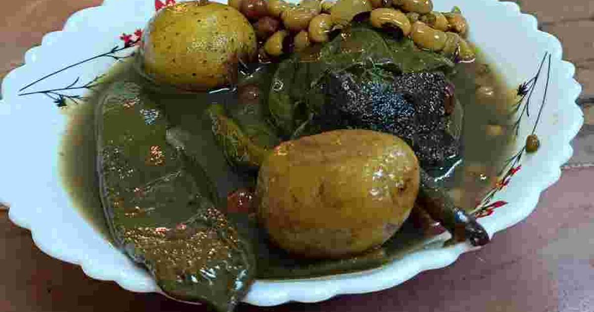 Gota Sheddo (Boiled Black eyed beans with Whole vegetables) Recipe by