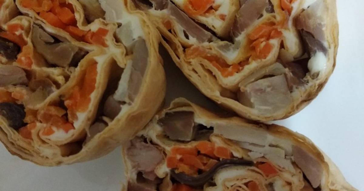 Рулет с корейской морковкой и колбасой. Рулет с корейской морковкой и колбасой