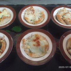 A picture of Cheesy canapes.