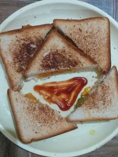 आलू ब्रेड सैंडविच (aloo bread sandwich recipe in Hindi) रेसिपी मुख्य फोटो