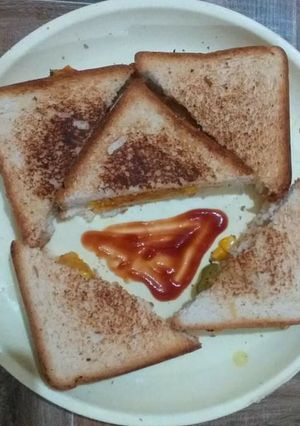 आलू ब्रेड सैंडविच (aloo bread sandwich recipe in Hindi) रेसिपी मुख्य फोटो