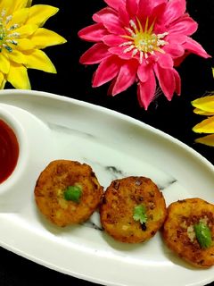 আলু সুজির কাটলেট(aloo suji cutlet recipe in Bengali) রেসিপির প্রধান ছবি