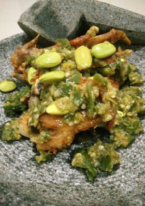 Foto resep Sayap Ayam Penyet Sambel Cabe Ijo Pete
