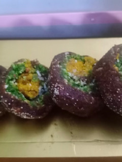 ખજૂર રોલ (Khajur Roll Recipe in Gujarati) રેસીપી મુખ્ય ફોટો