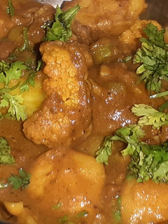 आलू-गोभी और प्रोजन मटर की सात्विक सब्जी। रेसिपी मुख्य फोटो