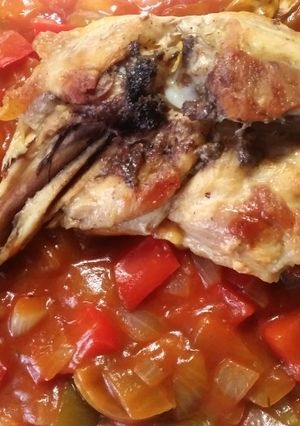 Una foto de Pollo con sanfaina