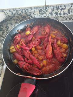 Una foto de Cangrejos en salsa de tomate