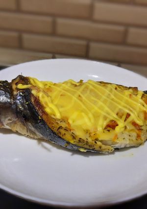 Фото Запечённая скумбрия с овощами и сыром.