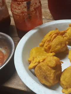 A picture of Viazi karai with Chilli-Ukwaju Sauce.
