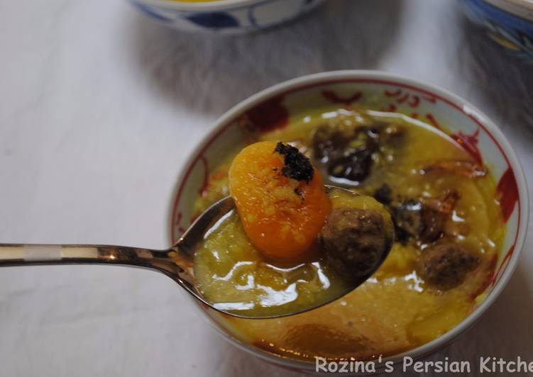 Azerbaijani fruit soup (Ash-e Meveh)