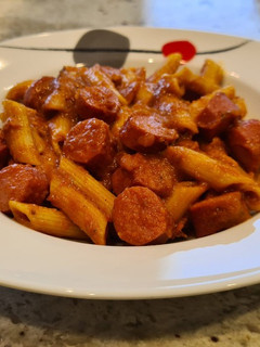 Foto principal de Macarrones con salchichas y bacon