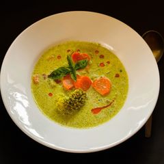 A picture of Broccoli & Cheese Soup.