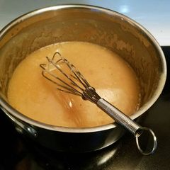 A picture of Turkey Gravy.