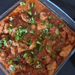A picture of Boneless Chicken Curry.