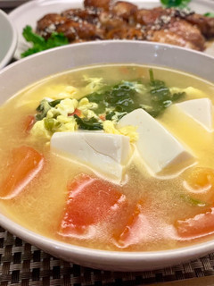 蕃茄豆腐香茜蛋花湯 的食譜成品照片