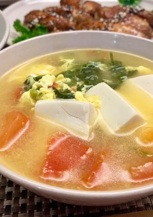 蕃茄豆腐香茜蛋花湯 的食譜成品照片