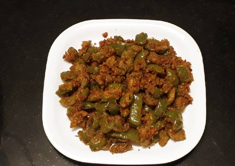 Steps to Make Any-night-of-the-week Bell pepper / Shimla mirch ki besan wali sabji