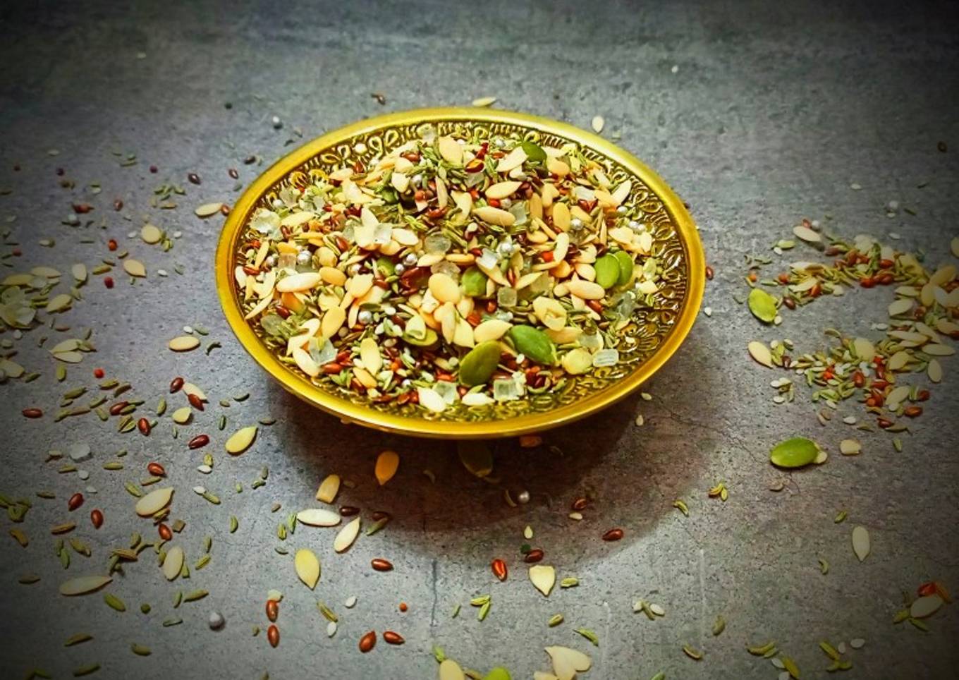 Fennel and flaxseed Mukhwas