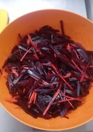 A picture of Beetroot n carrot salad. # saladcontest#.