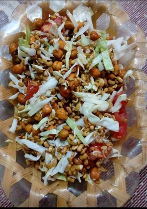 A picture of Cabbage salad.