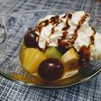 Macedonia con nata y caramelo