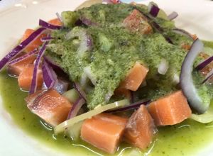 Una foto de Salmón fresco Aguachile Sonorense