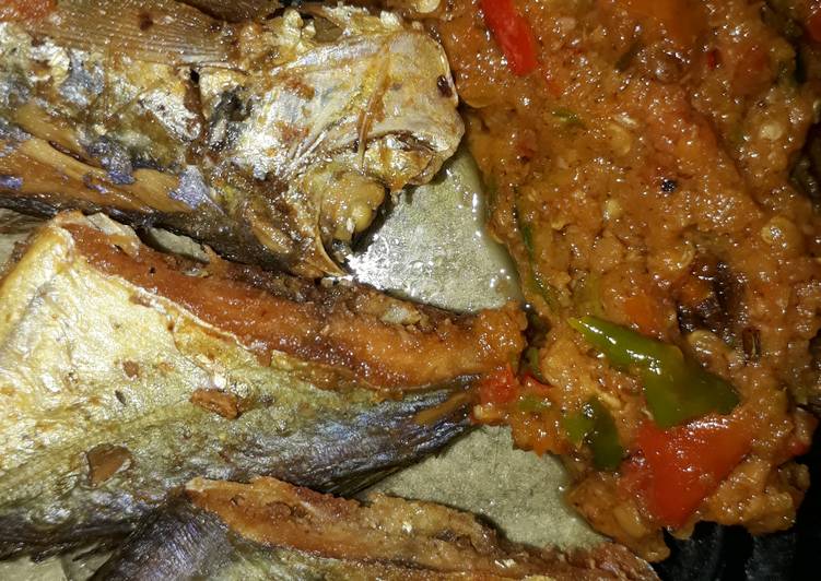 Ikan asin sambal cikur Seuhah'reunyah'ngeunah piesannnnn