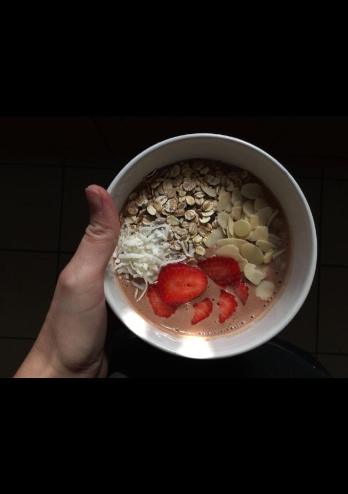 Una foto de Smoothie Bowl saludable de chocolate