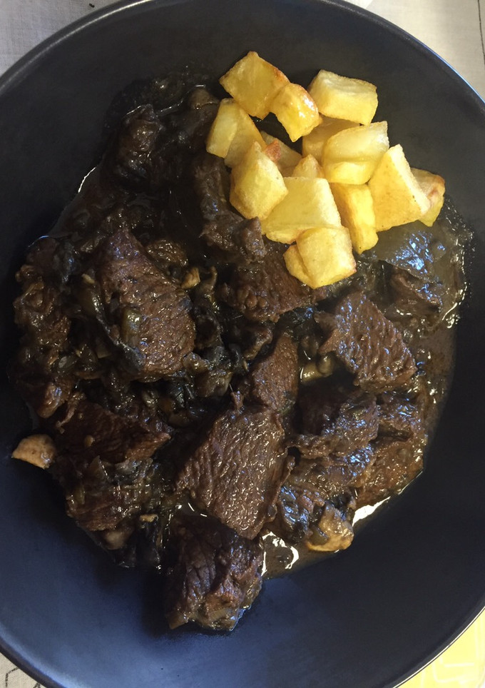 Una foto de Ternera en salsa de hongos