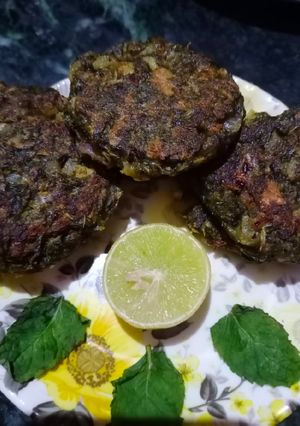 पुदीना तवा टिक्की (pudina tawa tikki recipe in Hindi) रेसिपी मुख्य फोटो