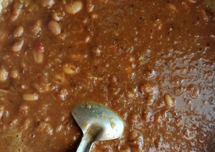 Learn How To White Rajma Curry