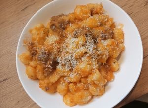 Foto principal de Ñoquis con salsa de tomate y carne picada