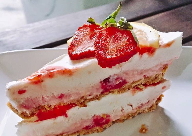 Bagaimana Menyiapkan [No Bake] Strawberry Cheese Cake, Enak Banget