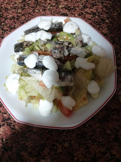 Una foto de Ensalada con Alioli
