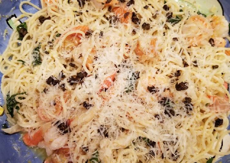 Lemon spaghetti with shrimp and crabmeat Lemon spaghetti with shrimp and crabmeat