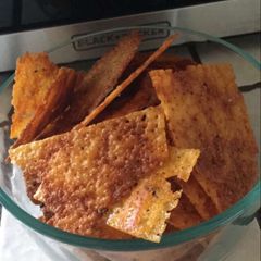 A picture of Carbless Cheese Crisps.